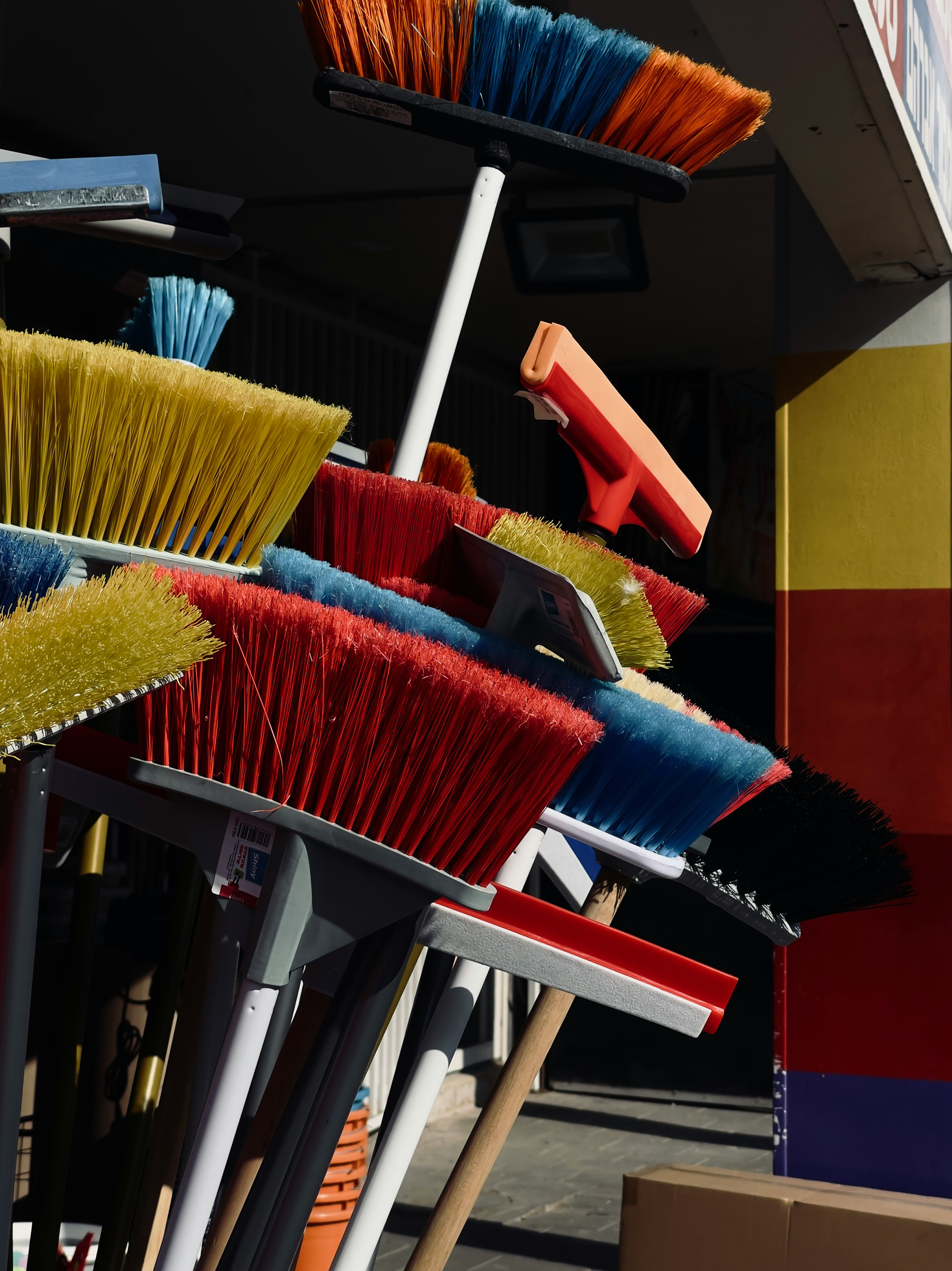 meroebiz-(brooms)ivan-n-YEUJcQvIKVU